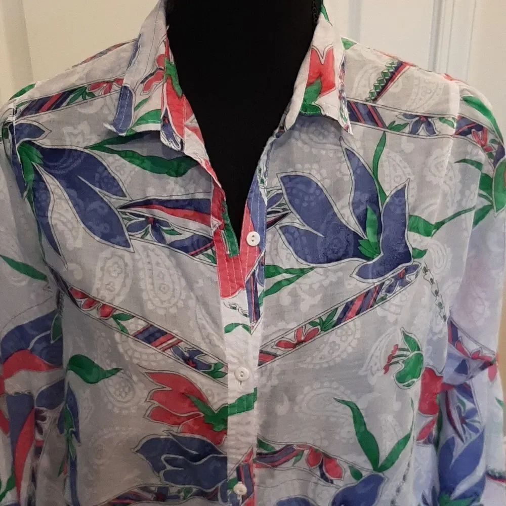 Floral Lightweight Button-Up Blouse - Picture 2 of 9